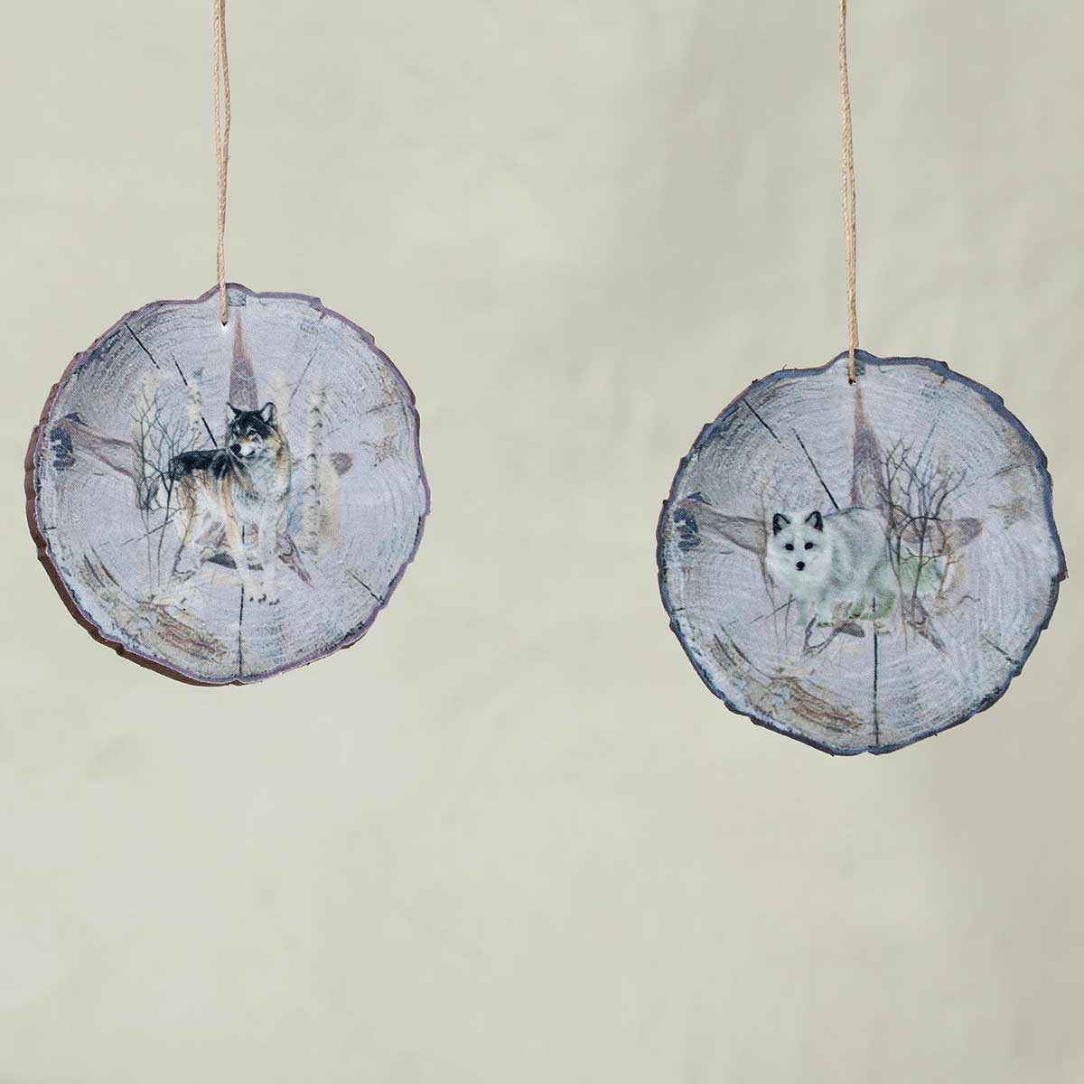 b70 ORNAMENT DISC 2 ASSORTED SMALL WOLF 4.25IN FAUX WOOD