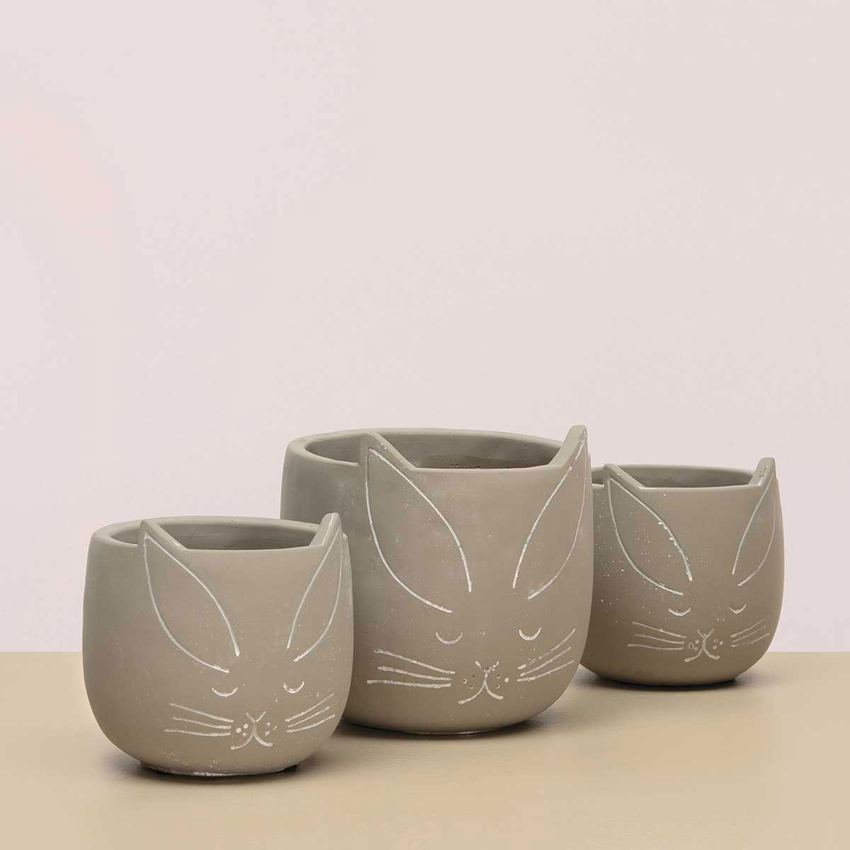 b50 POT BUNNY FACE GREY LARGE 5.5IN X 5.75IN CONCRETE - Click Image to Close