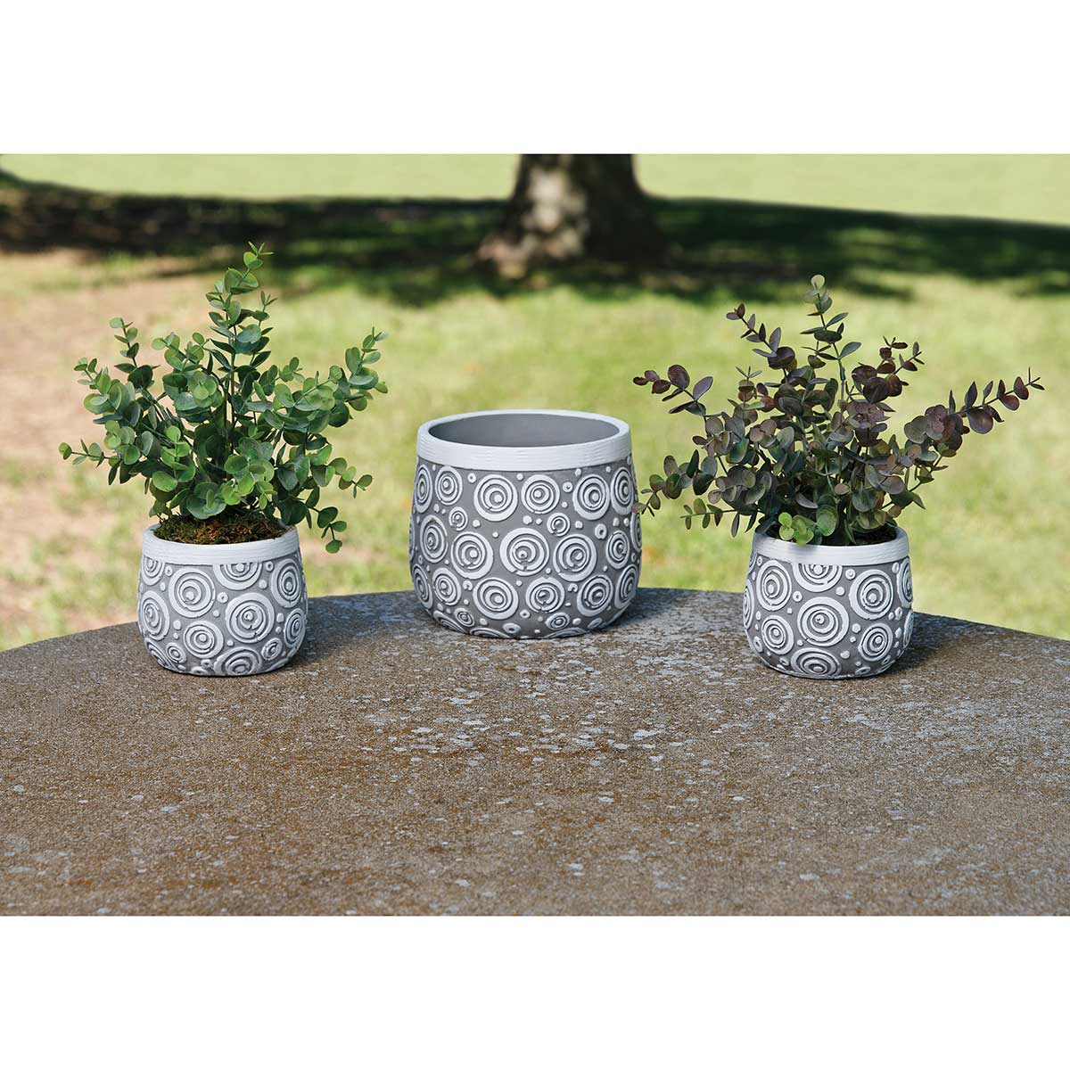 POT SWIRL ROUND GREY LARGE 7IN X 6IN WHITE CONCRETE - Click Image to Close
