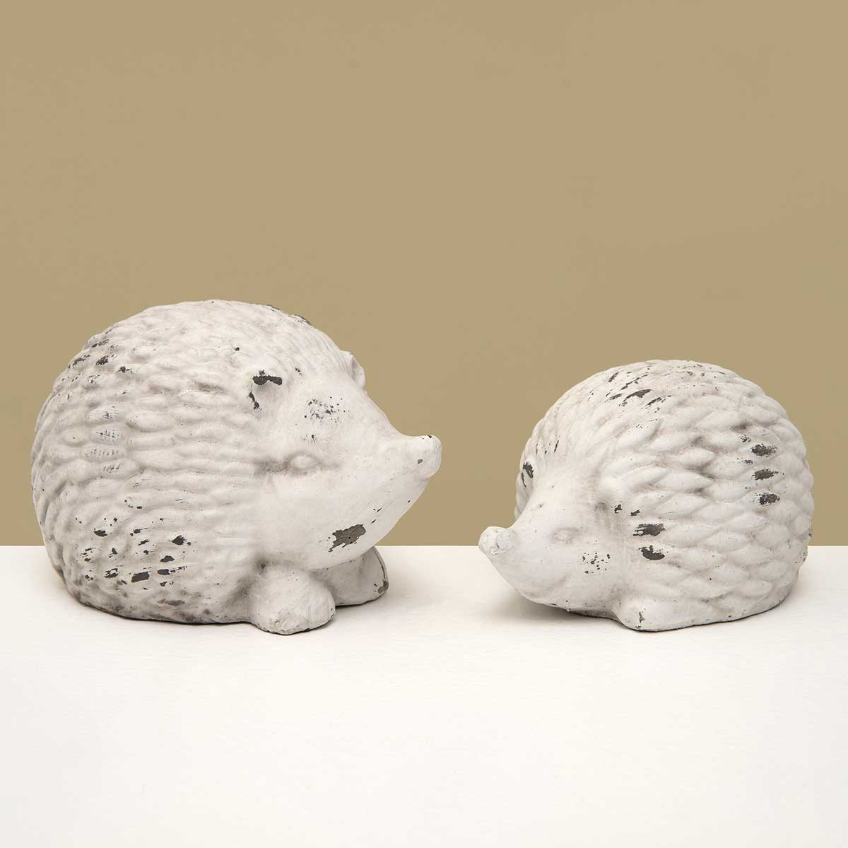 HEDGEHOG LARGE 6IN X 4.5IN X 3.5IN WHITE WASH/GREY CONCRETE - Click Image to Close