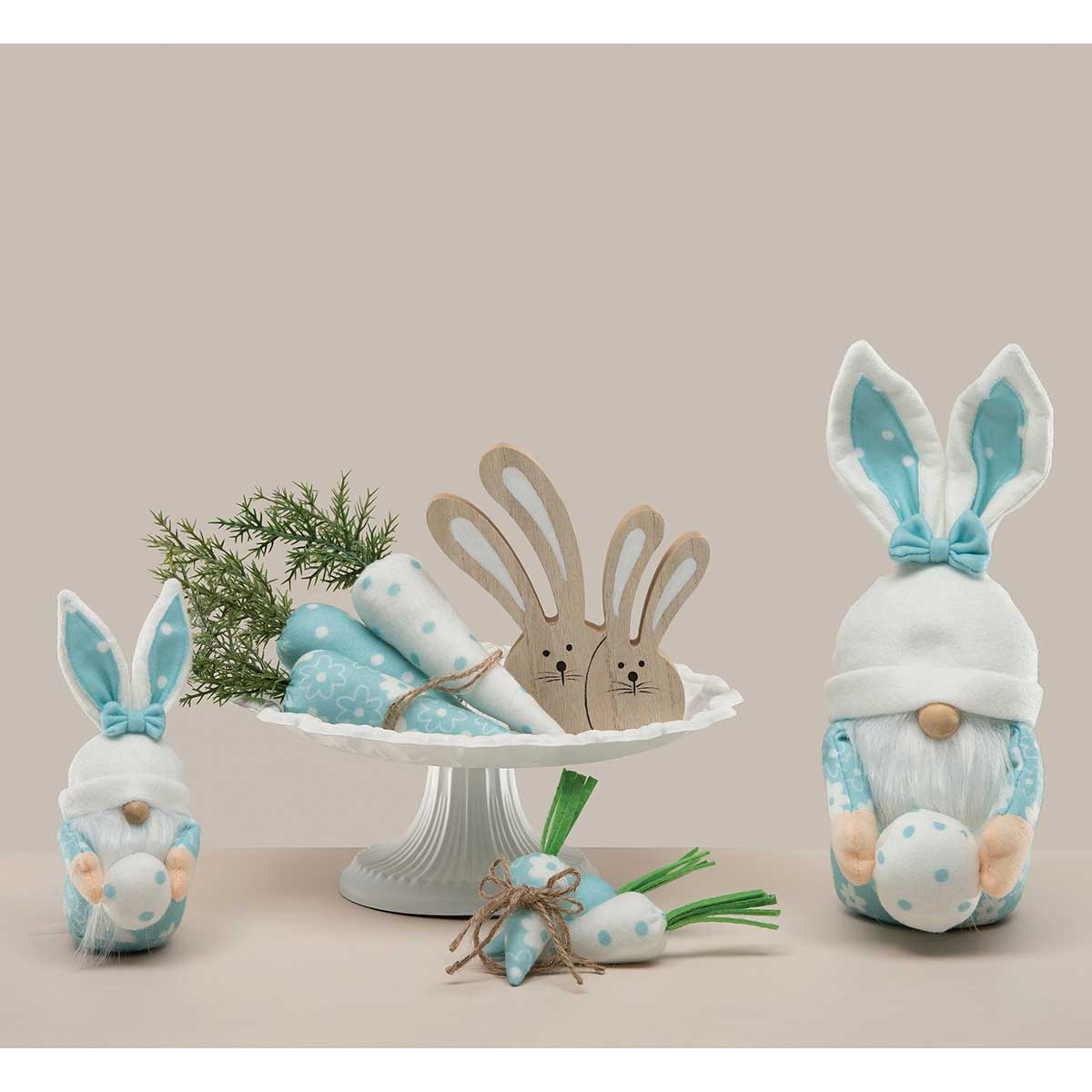 b70 CARROT BUNDLE OF 3 LARGE BLUE/WHITE - Click Image to Close