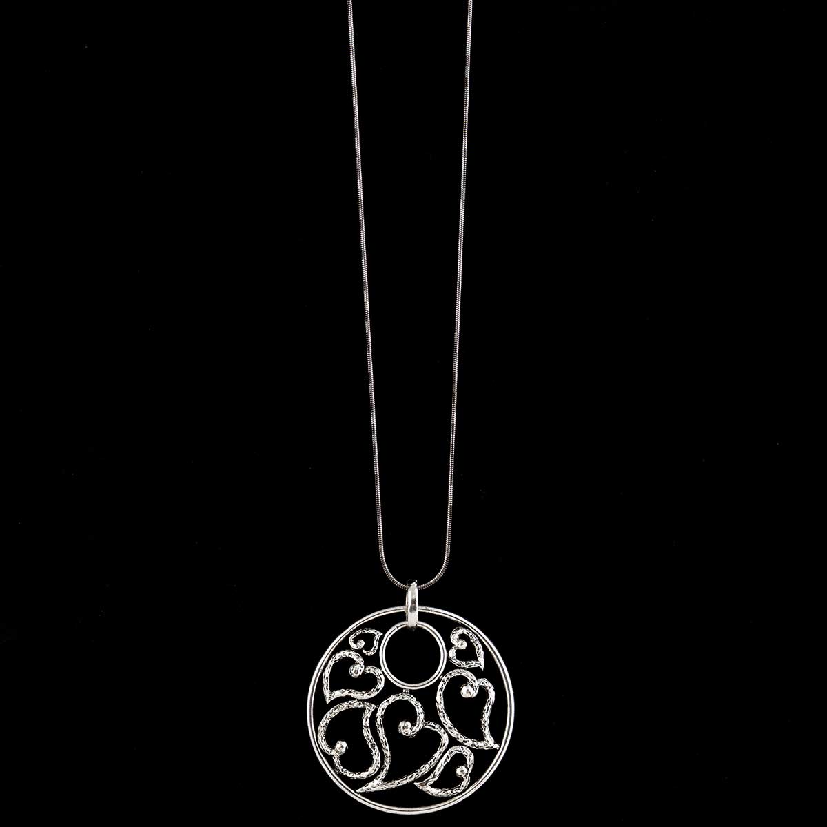 b70 NECKLACE ROUND HEART MEDALLION 30IN/3IN X 3IN