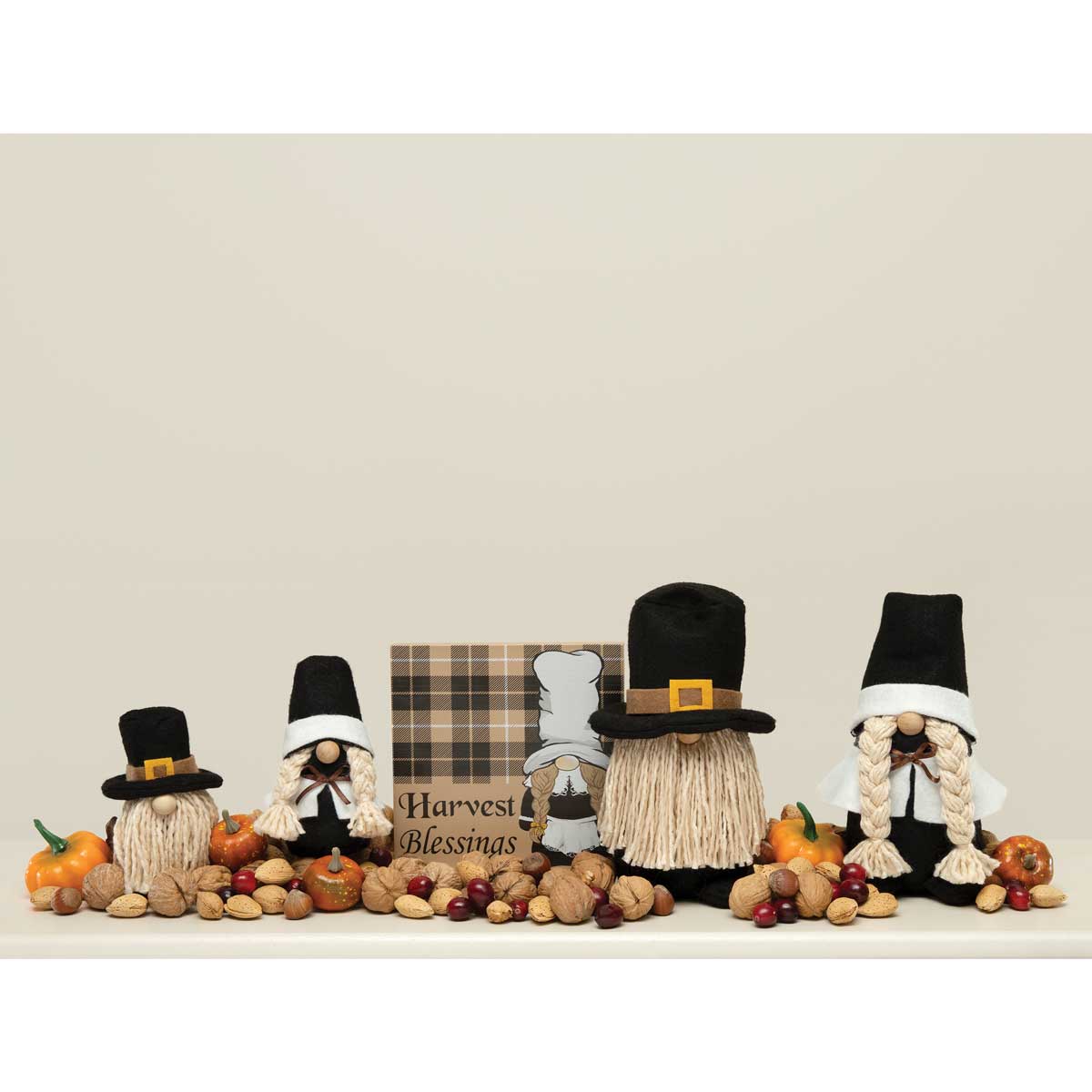 b50 GNOME PILGRIM 2 ASSORTED LARGE 4INX8.5IN BLACK/WHITE BOY/GIR - Click Image to Close