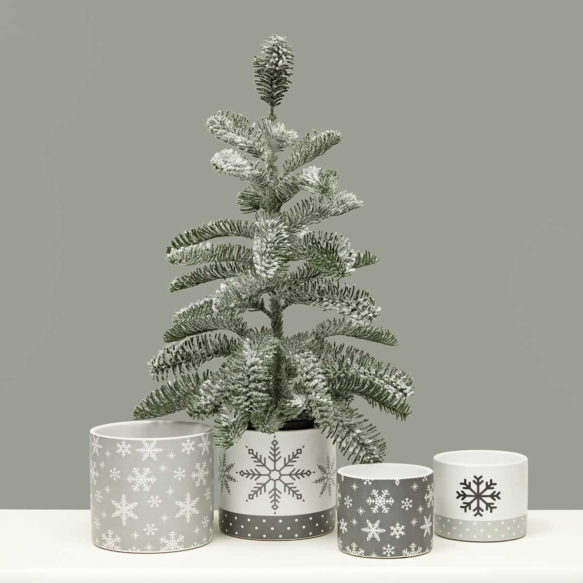 POT SCATTERED SNOWFLAKE LARGE 5.25IN X 4.75IN CERAMIC - Click Image to Close