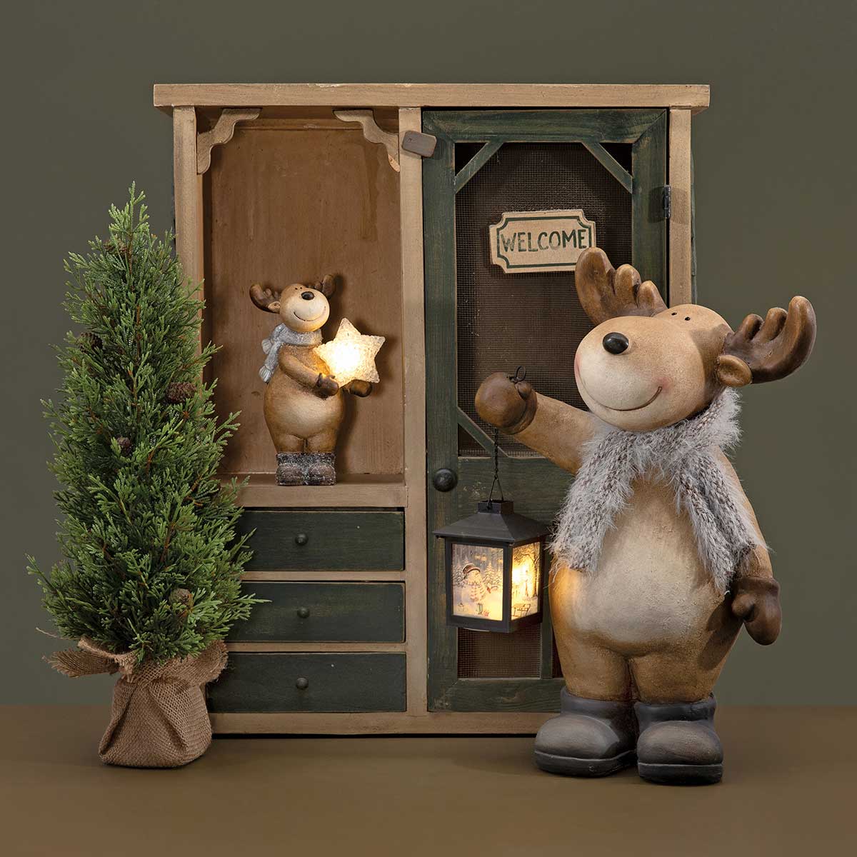MERRITT MOOSE RESIN MOOSE WITH SCARF AND 4"X3" LED LANTERN - Click Image to Close