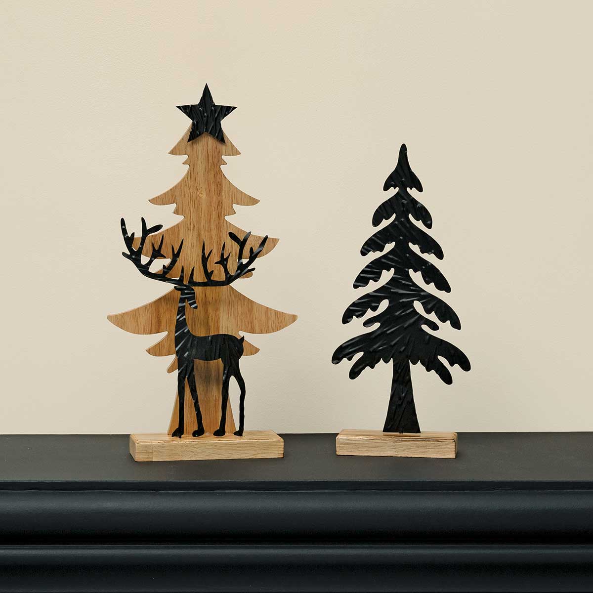 METAL DEER AND WOOD TREE ON BASE BLACK/NATURAL WITH STAR