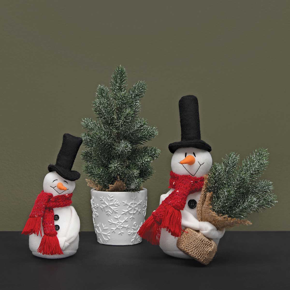 SASSY SIMON SNOWMAN HANDS CLASPED WITH BLACK TOP HAT - Click Image to Close
