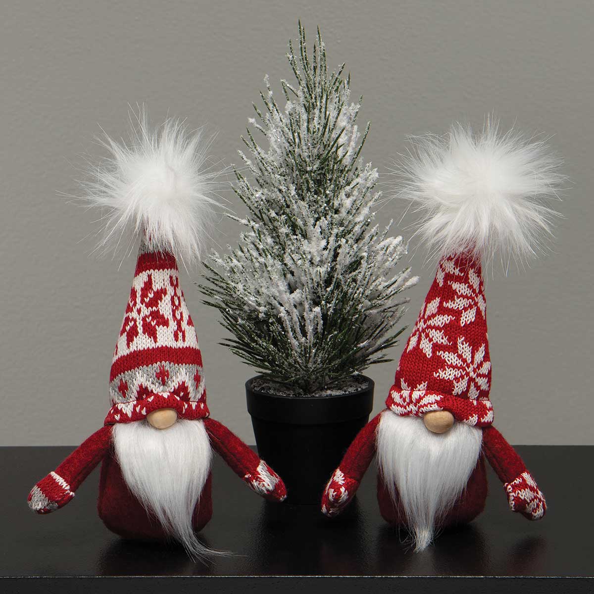 !FINNISH GNOME RED/WHITE WITH FUR POM-POM, SWEATER HAT