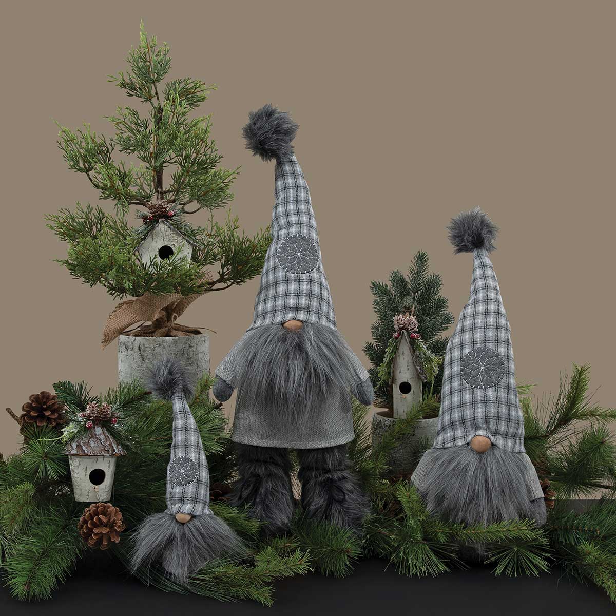 b50 GNOME OSKAR STANDING 5IN X 3.5IN X 24IN POLYESTER - Click Image to Close