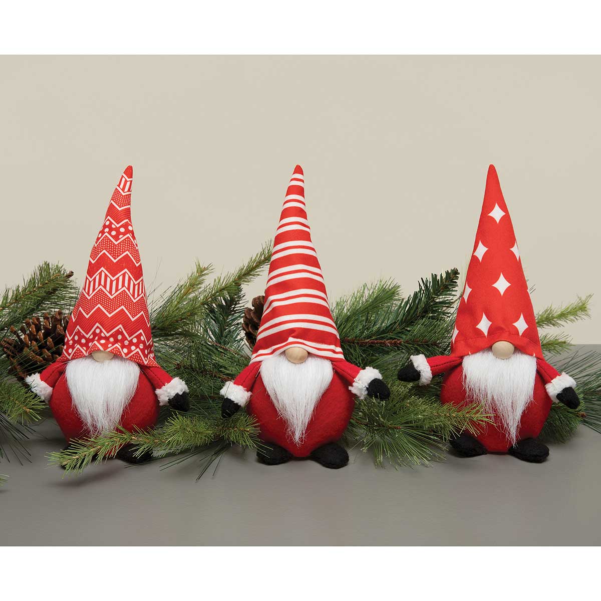 b50 GNOME JOLLY 3 ASSORTED SMALL 5IN X 3IN X 10IN POLYESTER