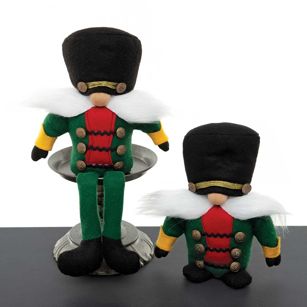 b50 GNOME NUTCRACKER WITH LEGS GR 7.5IN X 3IN X 15IN POLYESTER