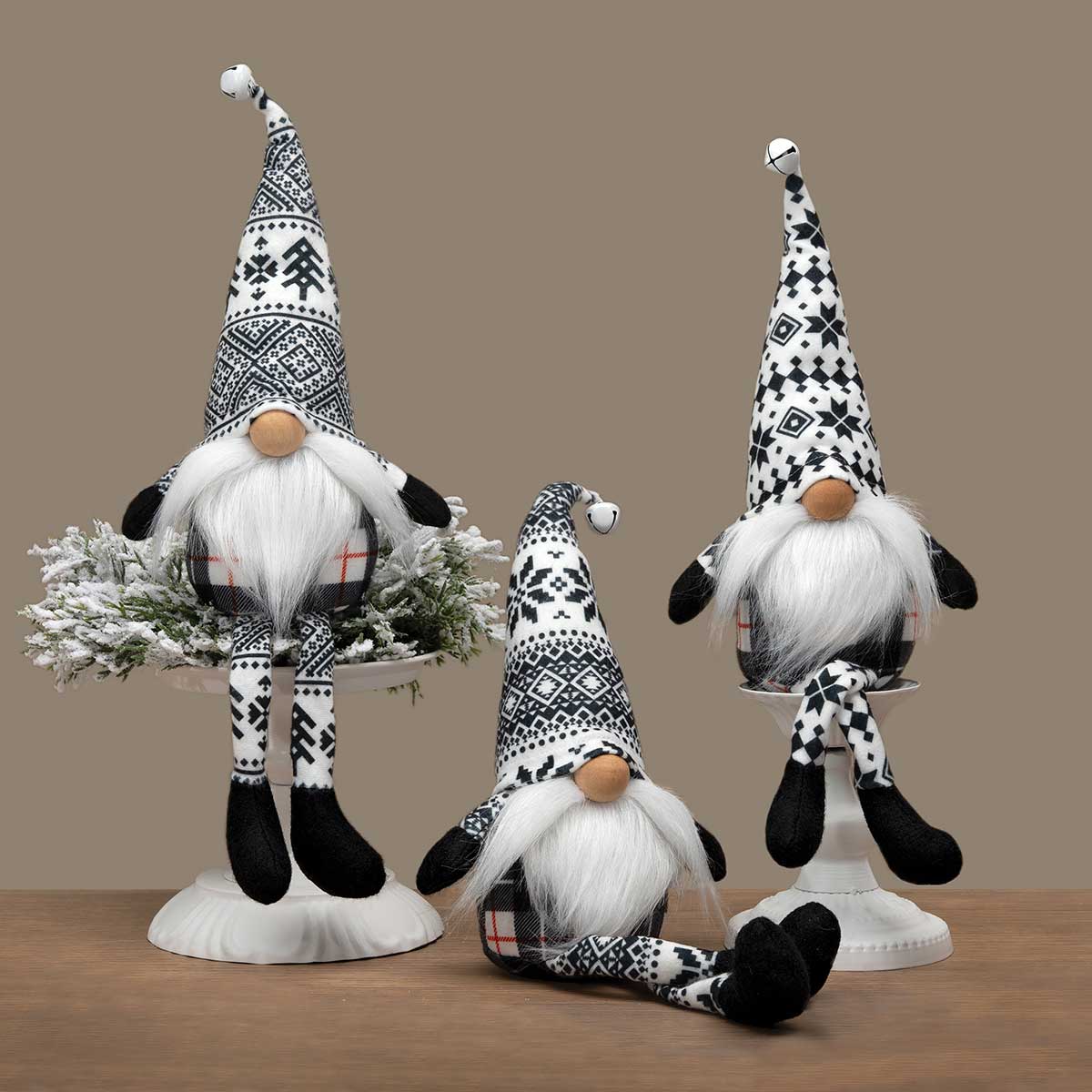 b50 GNOME DANISH WITH LEGS 3 ASSORTED 6INX3.5INX17IN POLYESTER