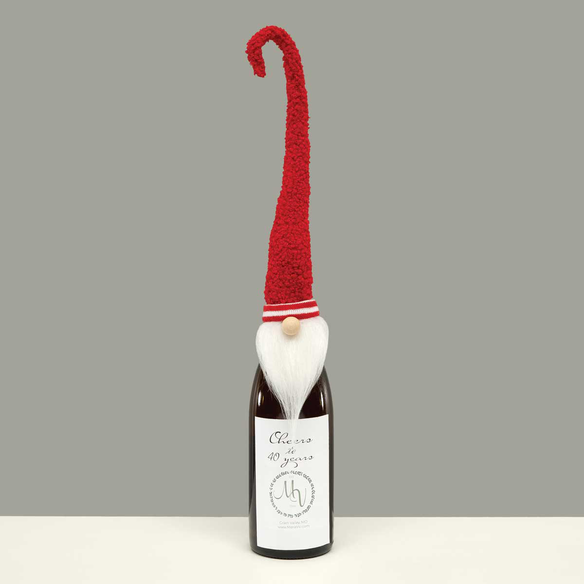 b50 BOTTLE TOPPER GNOME RED 2IN X 16IN