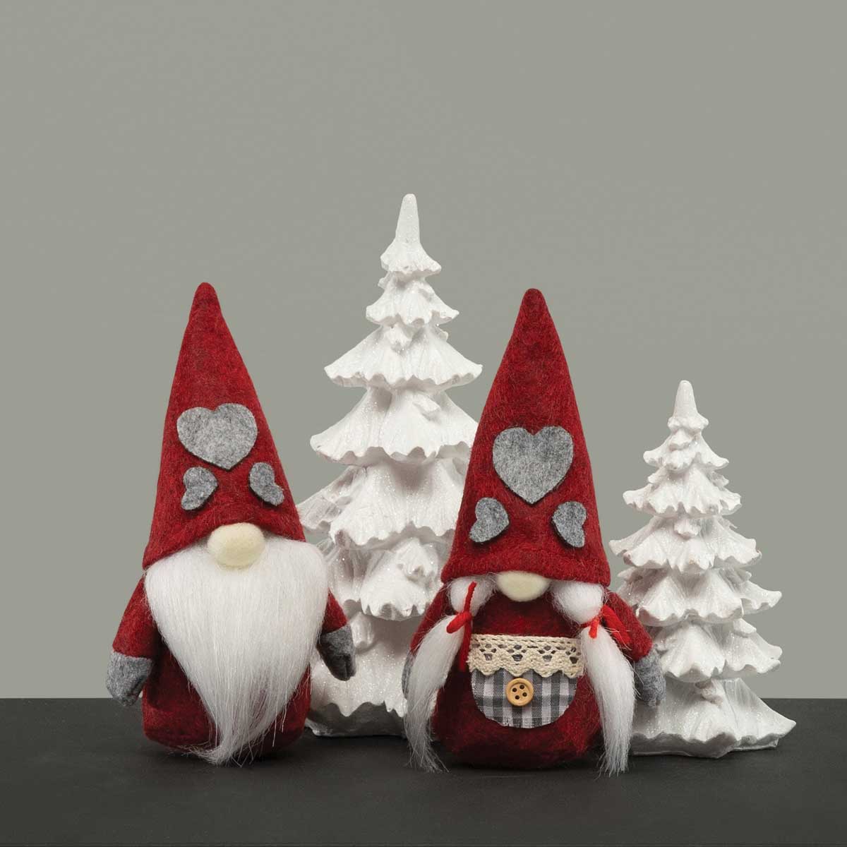 b50 GNOME COUPLE 2 ASSORTED RED 3IN X 2.5IN X 6IN - Click Image to Close