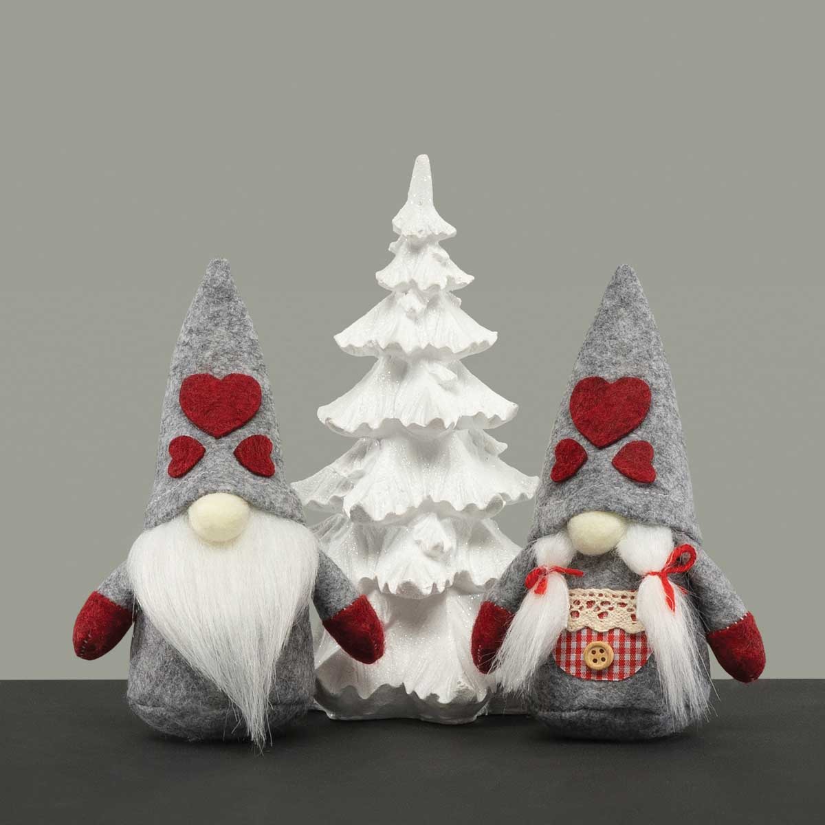 b50 GNOME COUPLE 2 ASSORTED GREY 3IN X 2.5IN X 6IN