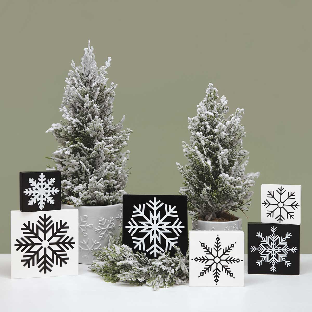BLOCK SNOWFLAKE BK 2 ASSORTED SMALL 3IN X .75IN X 3IN
