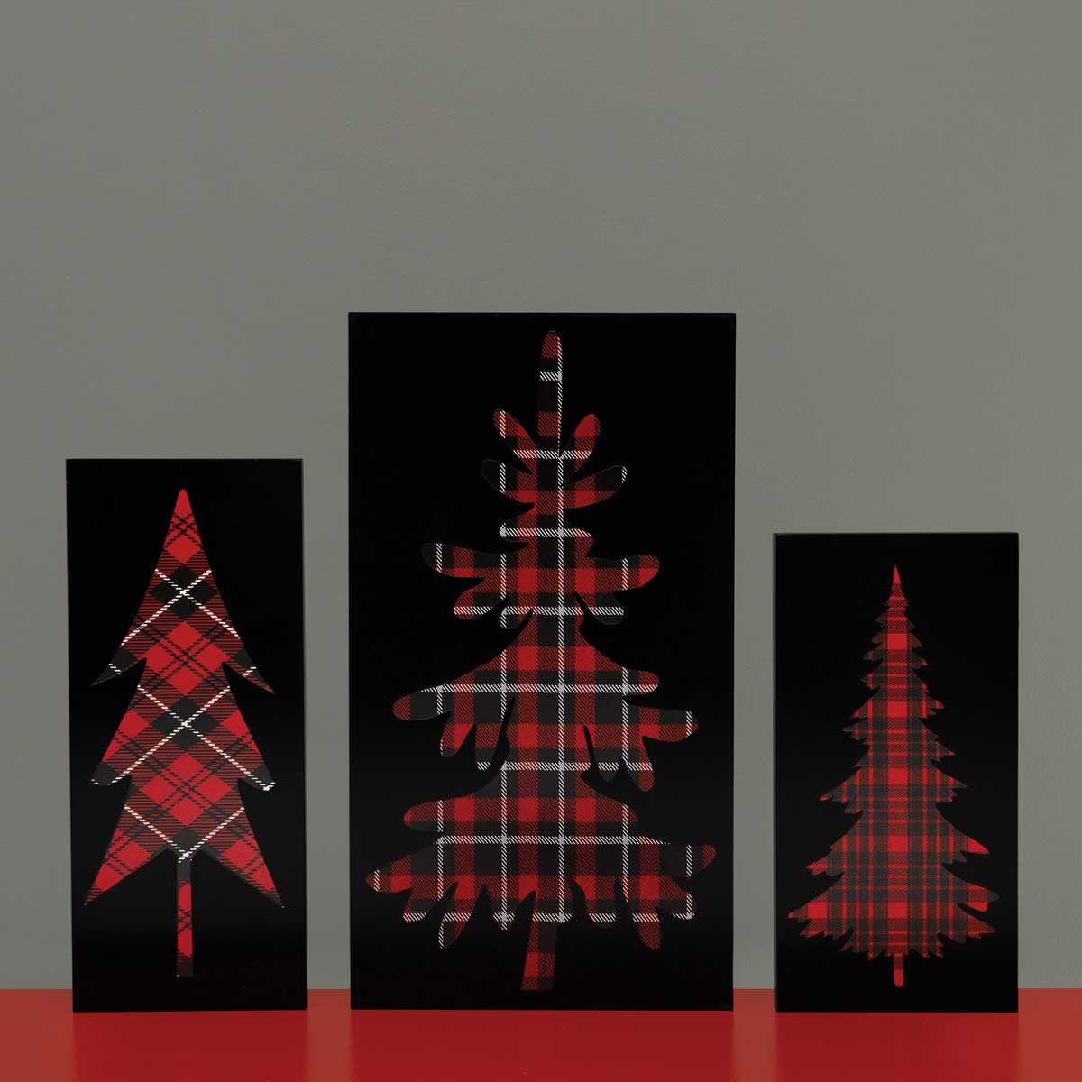 BLOCK PLAID TREE LARGE 8.25IN X 1IN X 15IN - Click Image to Close