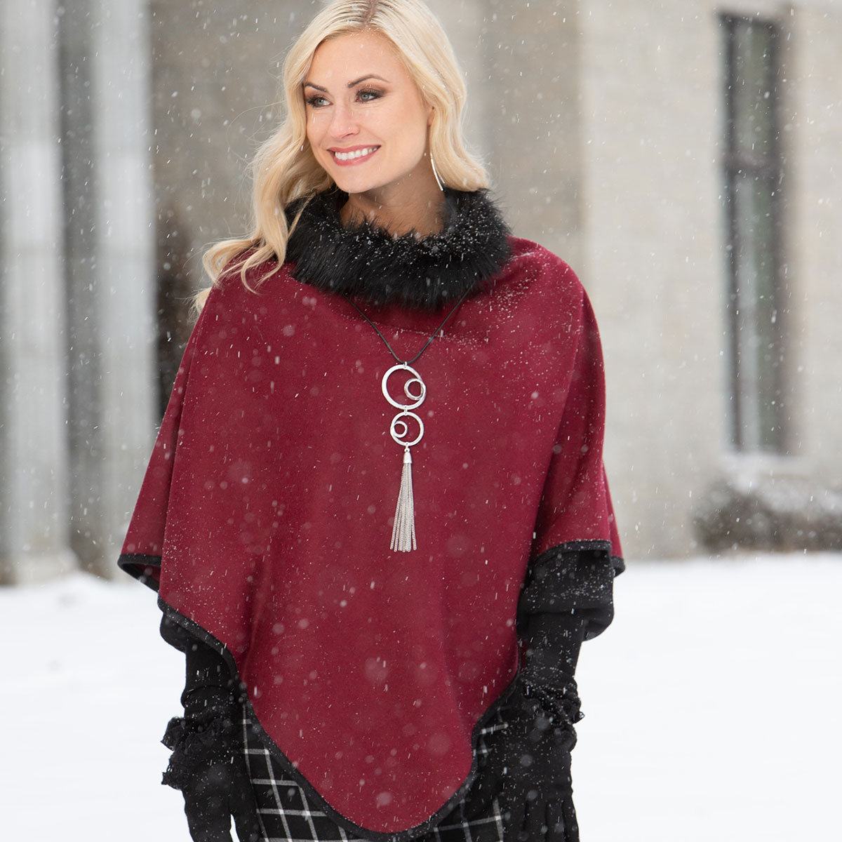 b50 PONCHO WITH COLLAR RED - Click Image to Close