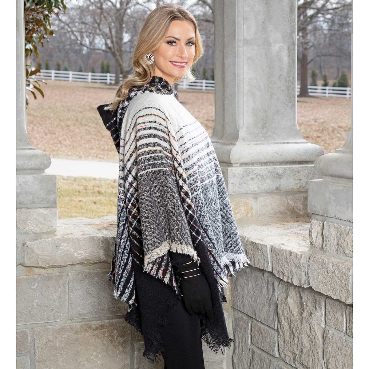 PONCHO WITH HOOD BLACK/CREAM - Click Image to Close