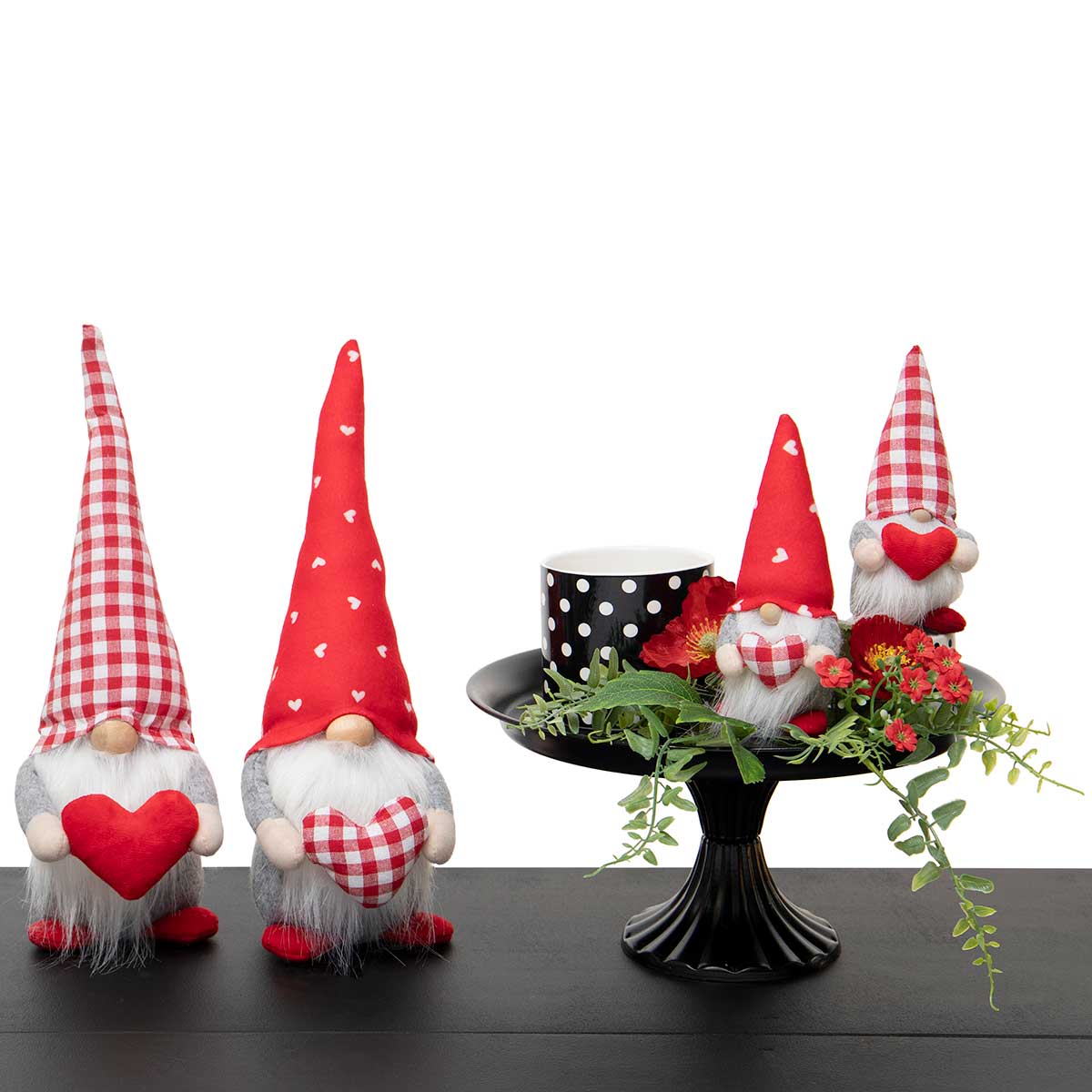 b70 GNOME WITH HEART 2 ASSORTED 2.5IN X 6.5IN - Click Image to Close