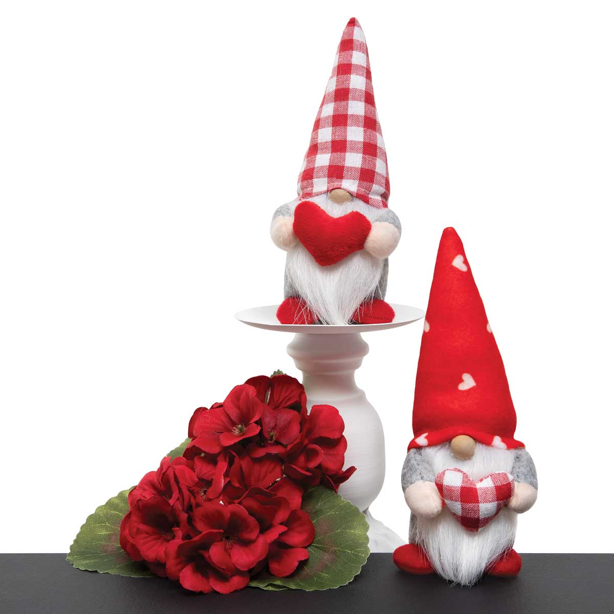 b70 GNOME WITH HEART 2 ASSORTED 2.5IN X 6.5IN