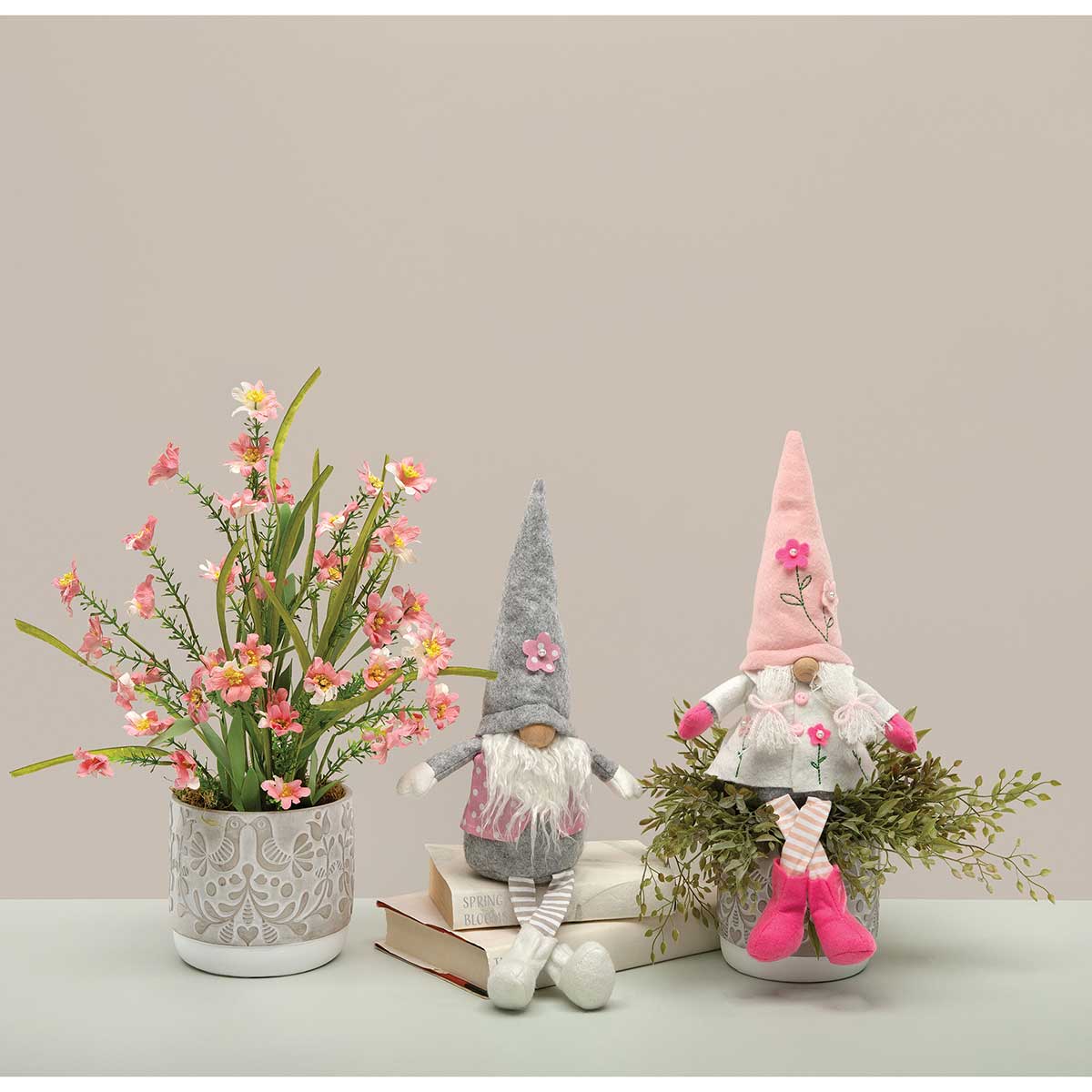 b70 GNOME SPRING WITH LEGS 2 ASSORTED 4.5IN X 3.5IN X 16.5IN - Click Image to Close