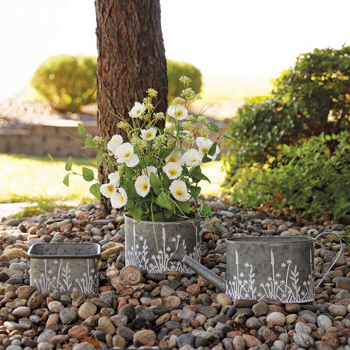 BUCKET MEADOW MOTIF LARGE 9IN X 7IN METAL - Click Image to Close