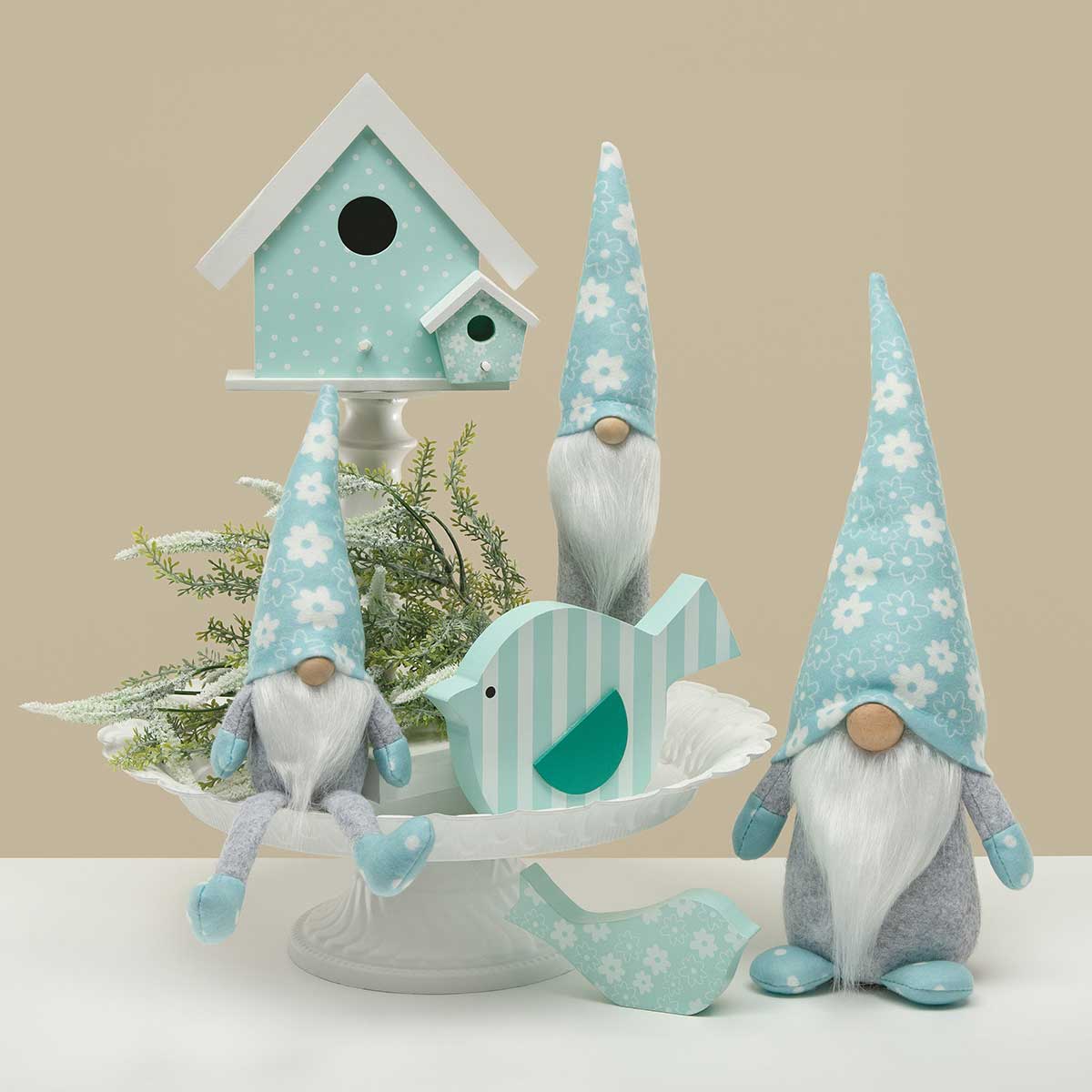 b70 GNOME BLUE MEADOW LARGE 6IN X 4IN X 14IN - Click Image to Close