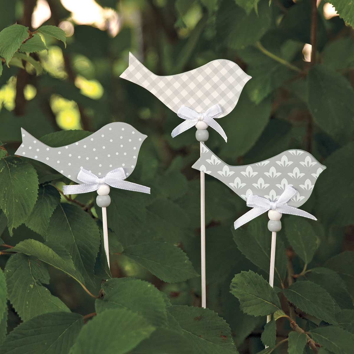 b50 BIRDHOUSE ON STICK 3 ASSORTED 4IN X .25IN X 2IN WOOD - Click Image to Close