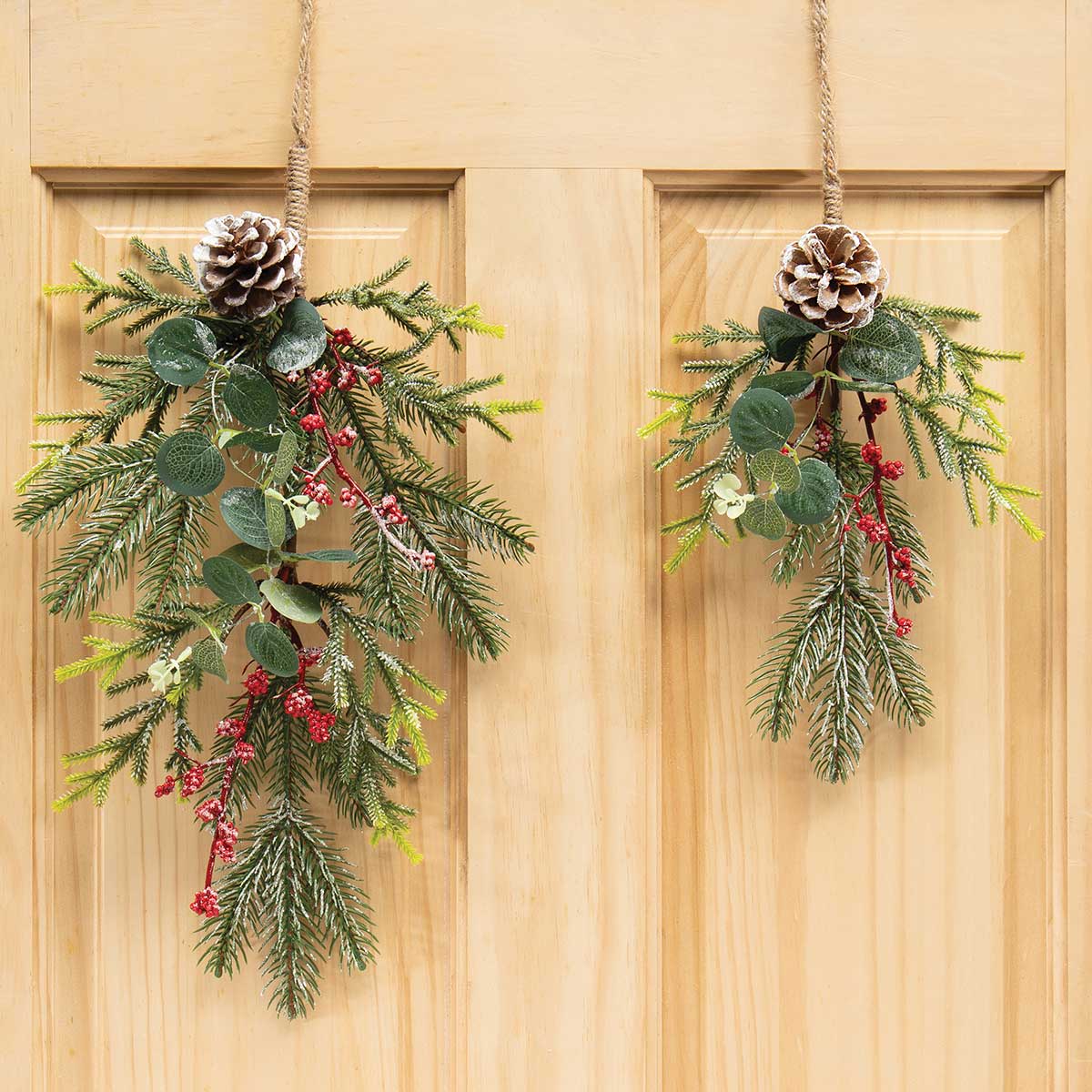 !HOLIDAY BERRY DROP WITH RED BERRIES, PINE, EUCALYPTUS