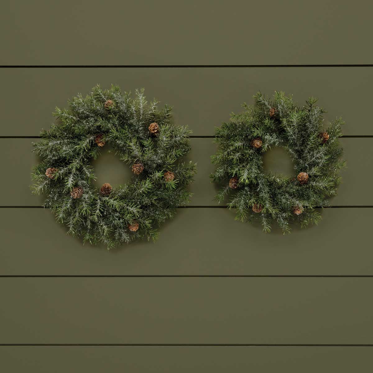 WREATH PINE AND PINECONE 13IN